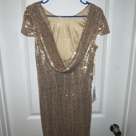 Gold Couture Ball Gown✨ - Picture 2 of 2